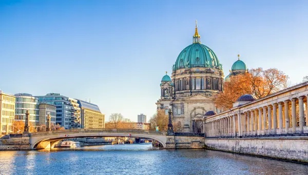 الأحد. برلين