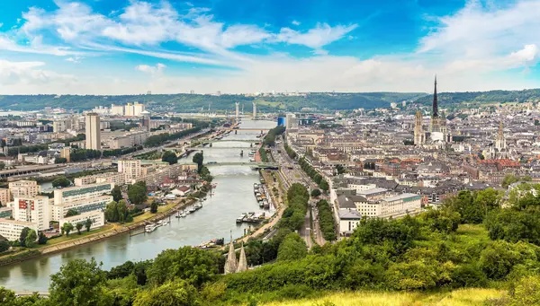 الثلاثاء. روان - القناة الإنجليزية - كانتربري - لندن